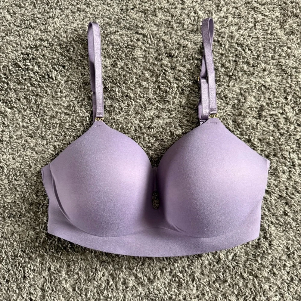 Victoria's Secret 💜Wireless Push Up Light Purple Bra EUC - Picture 1 of 5